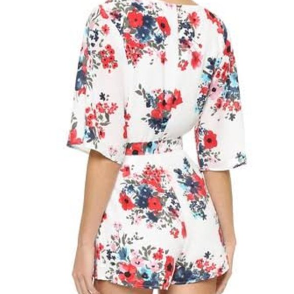 CUPCAKES & CASHMERE Kirei Romper PLAYSUIT Size 4 floral SILKY SOFT PREPPY BEACH - Picture 3 of 13
